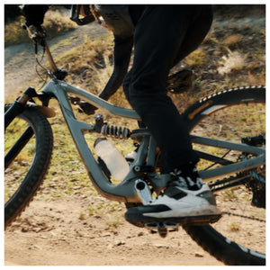 FIDLOCK Twist Bottle + Base Systems | New Leak-Proof, Self-Sealing Bottle Cap | Bike Water Bottle Holder with No Screws & Attached Bottle | Cage Free Magnetic Rack