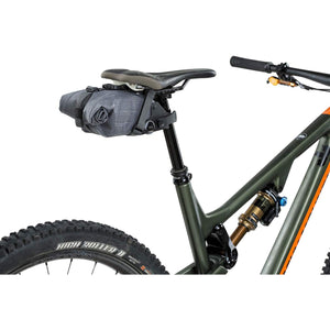 EVOC SEAT BAG TOUR saddle bag, Bicycle frame bag for more storage space on the seat post (size: M, 0.7 L storage space, abrasion-resistant, water-repellent, Hypalon reinforcement), Carbon Grey