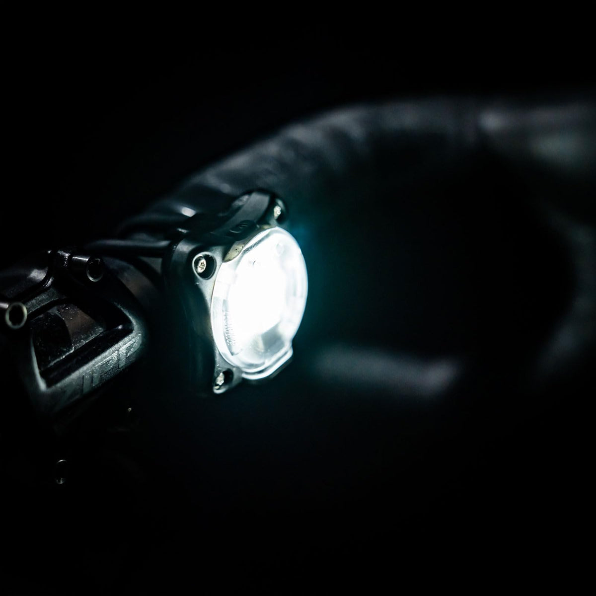 LEZYNE Zecto Drive Bicycle Durable USB Rechargeable IPX7 Waterproof 250 Lumens White LEDs Front Light w/Multiple Solid & Flash Modes | Silicone Rubber Mounting Strap Included